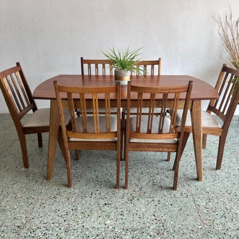 Modern Minimalist Straight Lines Dining Table with 6 Chairs